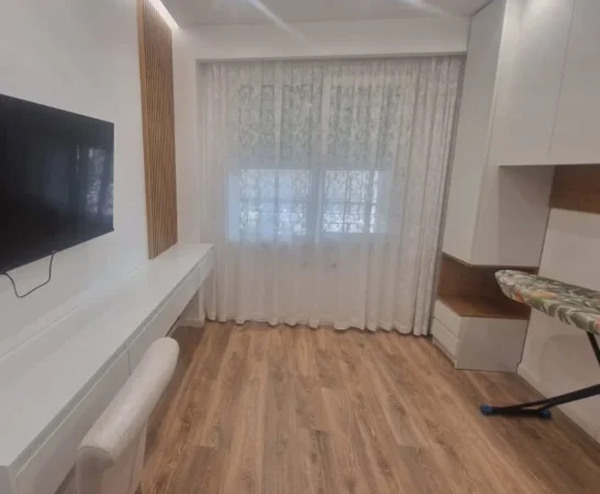 Tirane, shitet apartament 2+1+Ballkon Kati 5, 100 m² 279.999 € (Komuna e Parisit)