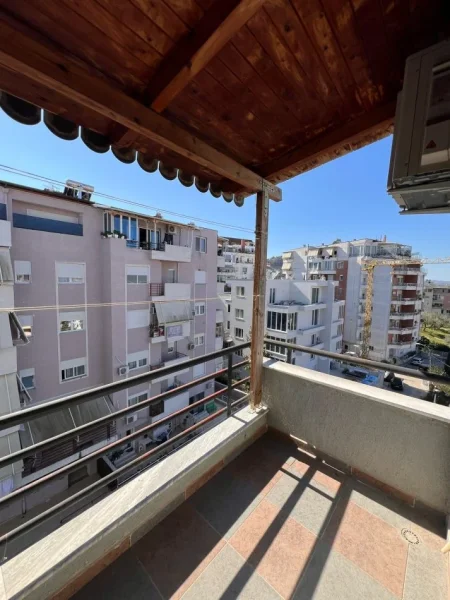 Tirane, jepet me qera apartament 2+1 Kati 7, 110 m² 600 € (QIRA APARTAMENT 2+1 TEK ELEONORA!)