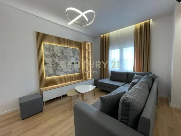 Tirane, jepet me qera apartament 2+1 Kati 2, 95 m² 550 € (Kombinat)