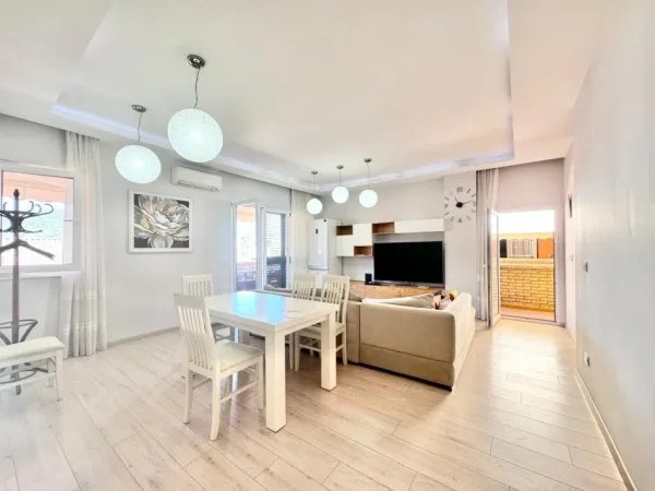 Tirane, shitet apartament 2+1+Aneks+Ballkon Kati 3, 143 m² 250.000 € (liqeni i thate)