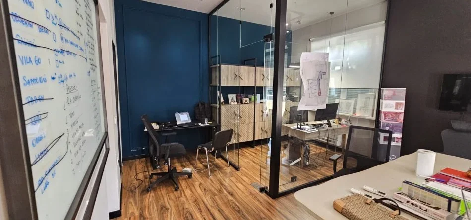 Tirane, jepet me qera zyre Kati 2, 140 m² 1.700 € (Rruga Sulejman Delvina)