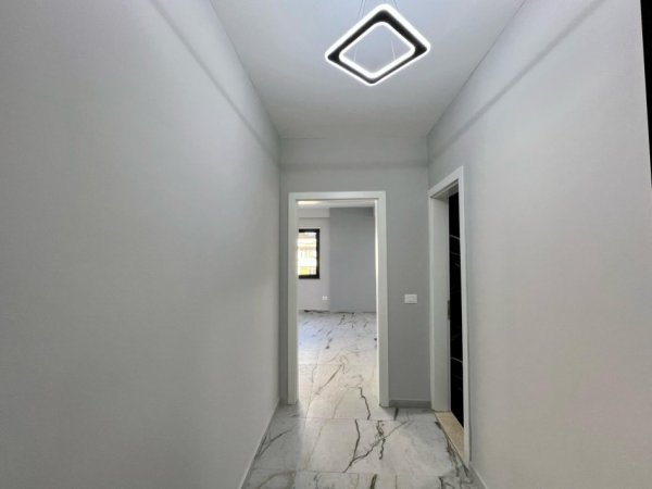 Tirane, jepet me qera apartament 1+1 Kati 3, 74 m² 700 € (Shkolla e Baletit)