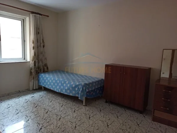 Qera, Apartament 2+1, Rruga e Dibres, prane Medresese, Tirane.