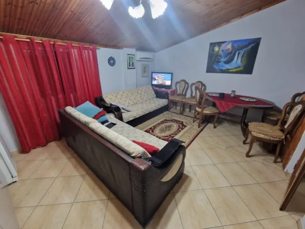 Tirane, shitet 3+1+Aneks+Ballkon , 300.000 € (ish blloku)