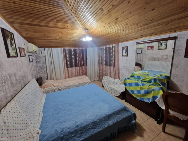 Tirane, shitet 3+1+Aneks+Ballkon , 300.000 € (ish blloku)