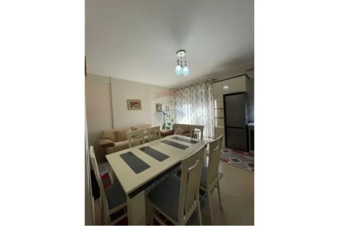 Tirane, jepet me qera apartament 1+1+Ballkon Kati 6, 77 m² 650 € (RRUGA E BOGDANEVE)
