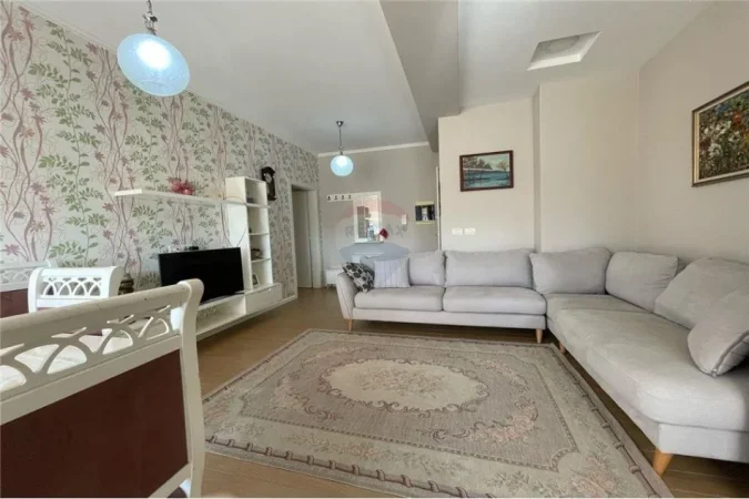 Tirane, jepet me qera apartament 2+1+Ballkon Kati 5, 95 m² 750 € (VASIL SHANTO)