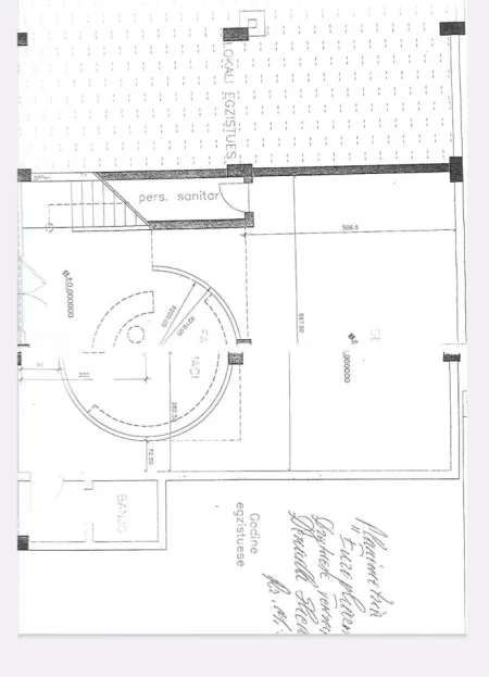 Tirane, jepet me qera ambjent biznesi Kati 0, 220 m² 5.000 € (MYSLYM SHYRI)