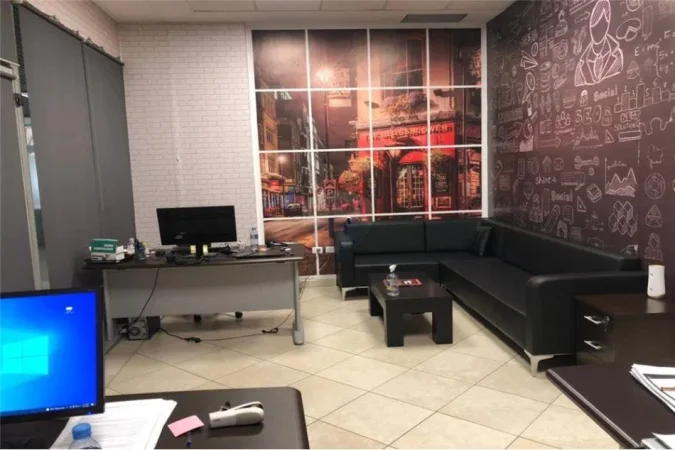 Tirane, jepet me qera zyre Kati 1, 50 m² 500 € (RRUGA E KAVAJES)