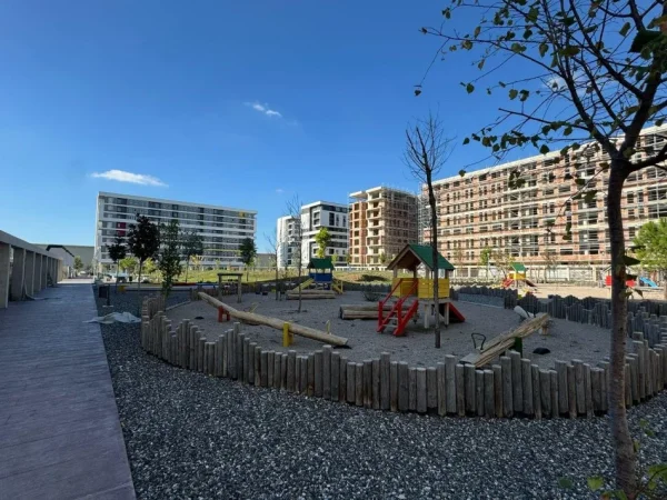 Tirane, shitet apartament 2+1+Ballkon Kati 4, 97 m² 115.000 € (Univers City QTU)