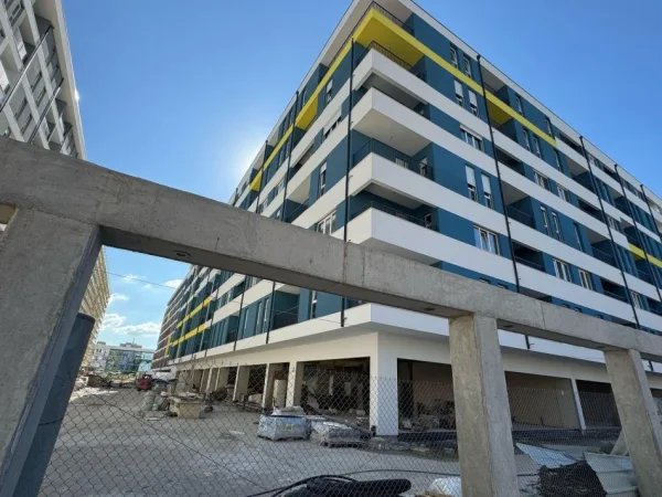 Tirane, shitet apartament 2+1+Ballkon Kati 4, 97 m² 115.000 € (Univers City QTU)