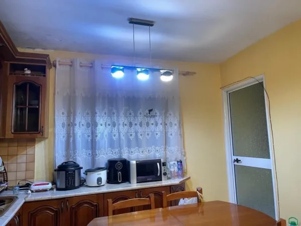 Tirane, shitet apartament 2+1+Ballkon Kati 4, 91 m² 135.000 € (ALLIAS)