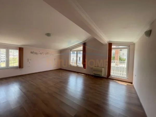 Tirane, shitet Vile , 850.000 €