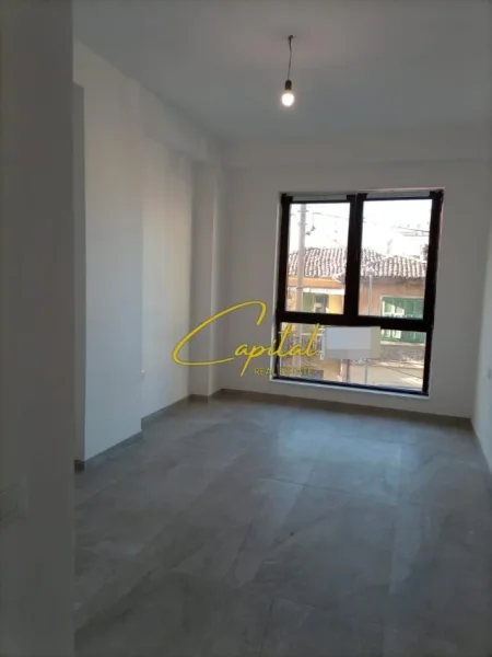 Tirane, shitet apartament 2+1 Kati 1, 97 m² 230.000 € (MYSLYM SHYRI)