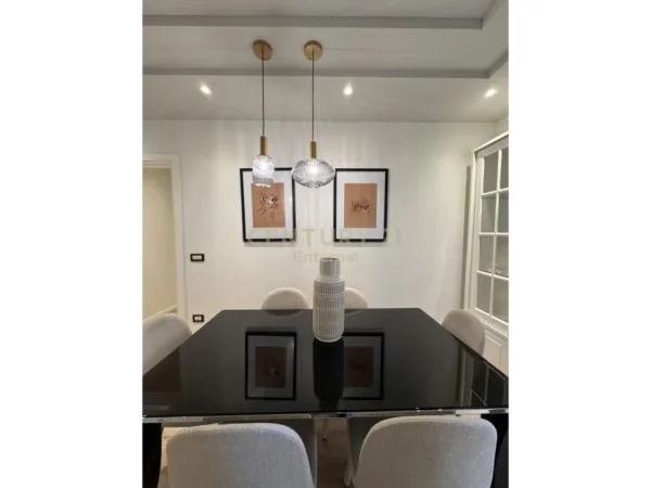 Tirane, jepet me qera apartament 2+1+Ballkon Kati 4, 110 m² 1.500 € (Rruga e kosovareve)
