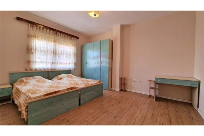 Vlore, shitet apartament 1+1+Ballkon Kati 4, 75 m² 110.000 € (Skele)