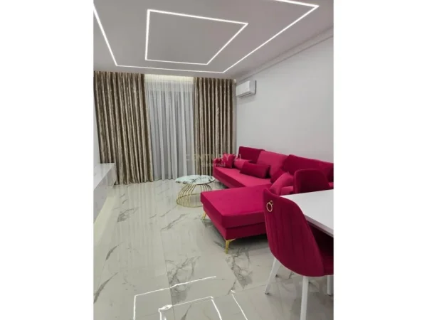 Tirane, jap me qera apartament 1+1 , 70 m² 600 € (Kodra e Diellit)
