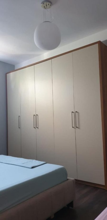 Tirane, jepet me qera apartament 1+1 Kati 1, 67 m² 400 € (Siri Kodra)