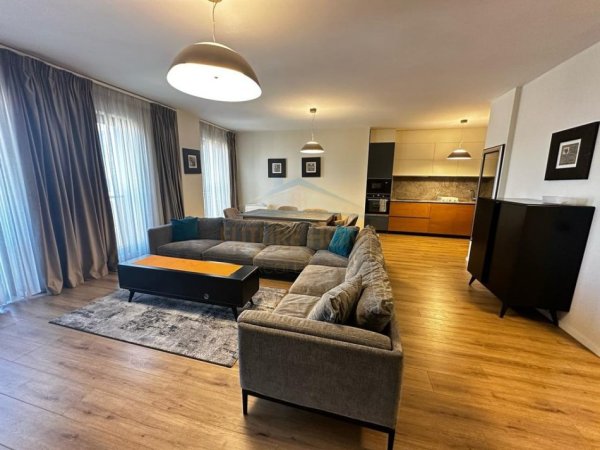 Tirane, jepet me qera apartament duplex Dublex Kati 8, 160 m² 1.500 € (Qender)