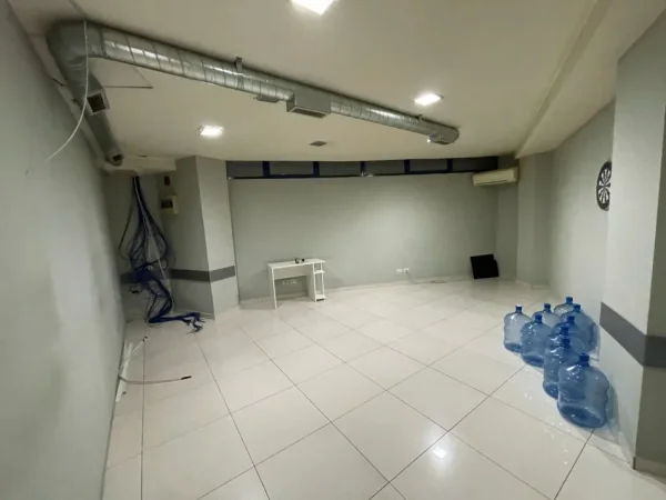 Tirane, jepet me qera zyre Kati 11, 269 m² 2.800 € (rruga e saraceve)