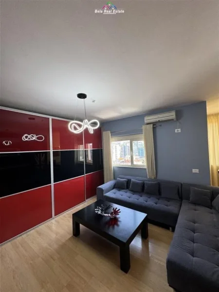 Tirane, jepet me qera apartament 2+1 Kati 8, 120 m² 700 € (selvia)
