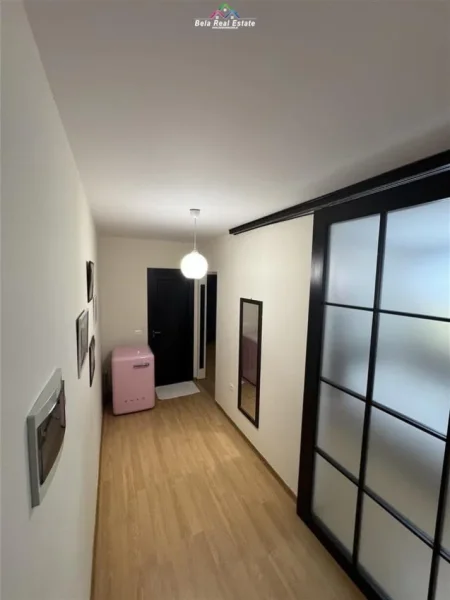 Tirane, jepet me qera apartament 2+1 Kati 8, 120 m² 700 € (selvia)