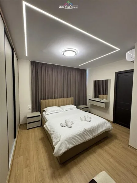 Tirane, jepet me qera apartament 2+1 Kati 8, 120 m² 700 € (selvia)
