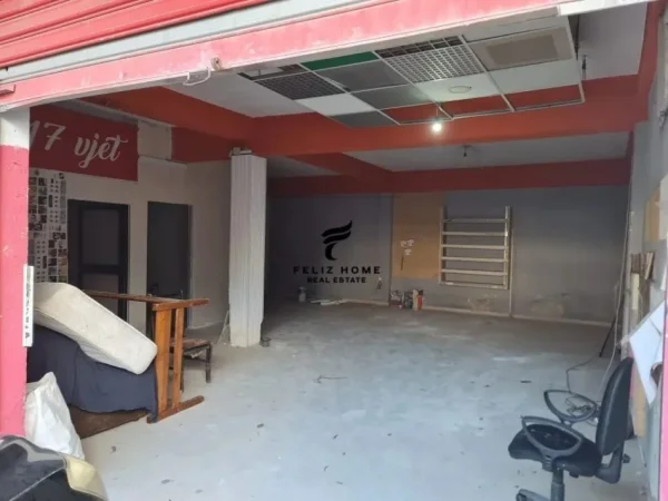 Tirane, jepet me qera magazine Kati 0, 230 m² 2.000 € (ASTIR)