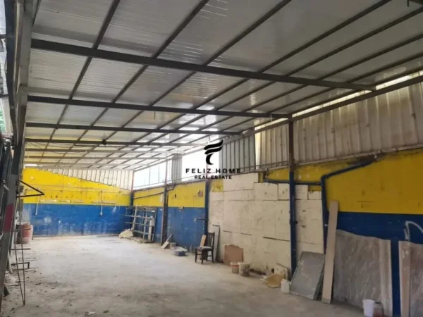 Tirane, jepet me qera magazine Kati 0, 230 m² 2.000 € (ASTIR)