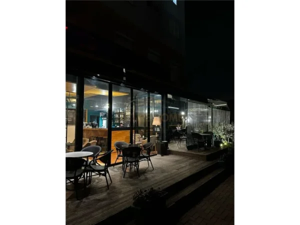 Tirane, jepet me qera ambjent biznesi Kati 0, 74 m² 1.500 € (Vasil Shanto)