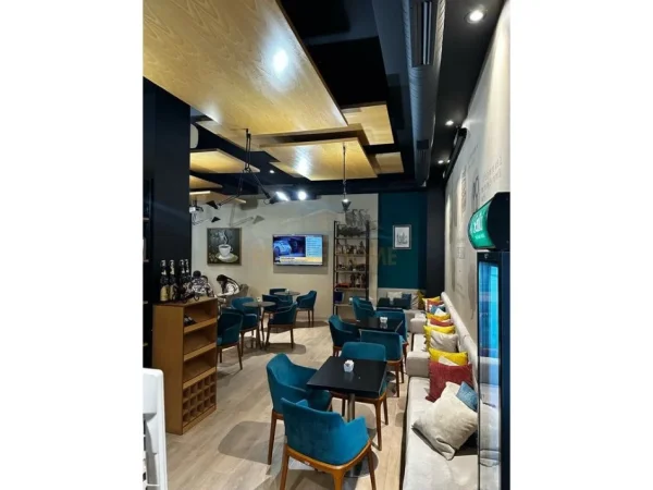 Tirane, jepet me qera ambjent biznesi Kati 0, 74 m² 1.500 € (Vasil Shanto)