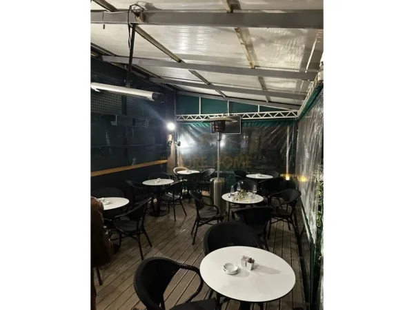 Tirane, jepet me qera ambjent biznesi Kati 0, 74 m² 1.500 € (Vasil Shanto)