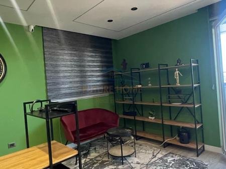 Tirane, jepet me qera ambjent biznesi+post parkimi Kati 7, 180 m² 1.300 € (ish Profarma, Xhamlliku, Tiranë. AREA50793)