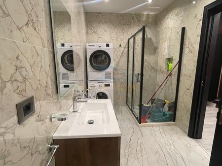 Tirane, jepet me qera ambjent biznesi+post parkimi Kati 7, 180 m² 1.300 € (ish Profarma, Xhamlliku, Tiranë. AREA50793)