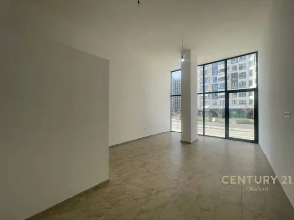 Tirane, jepet me qera dyqan Kati 0, 46 m² 500 € (Ish Fusha Aviacionit)