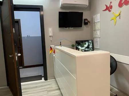 Qera, Ambient Komercial, perball Maternitetit te Ri, Tiranë. AREA50795