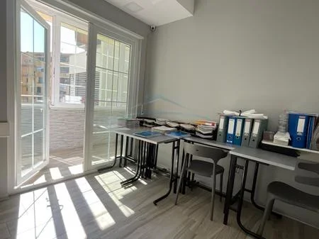 Qera, Ambient Komercial, perball Maternitetit te Ri, Tiranë. AREA50795