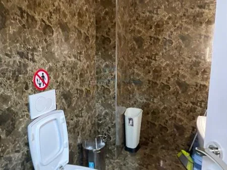 Qera, Ambient Komercial, perball Maternitetit te Ri, Tiranë. AREA50795