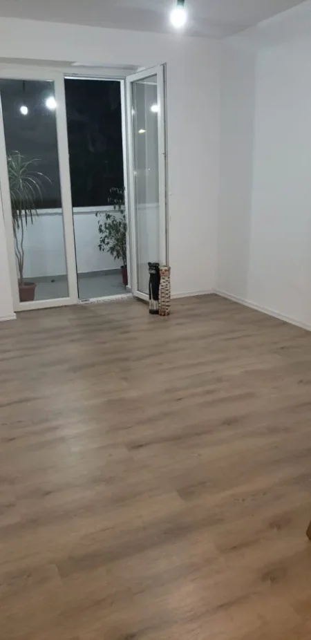 Tirane, jepet me qera apartament 2+1 Kati 3, 72 m² 550 € (Jepet Super shtepi 2+1 me Qera tek Sami Frasheri ne Bllok Afer Liqenit)
