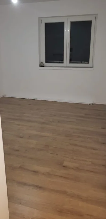 Tirane, jepet me qera apartament 2+1 Kati 3, 72 m² 550 € (Jepet Super shtepi 2+1 me Qera tek Sami Frasheri ne Bllok Afer Liqenit)