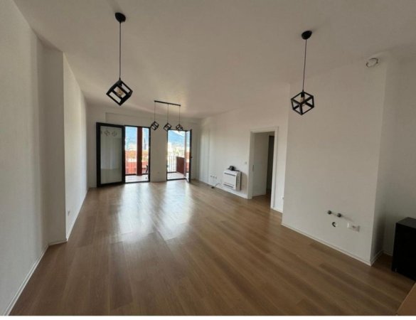 Tirane, shes 3+1+Aneks+Ballkon Kati 17, 159 m² 397.500 € (Rruga Kavajes)
