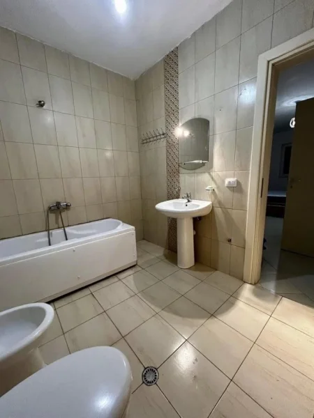 Tirane, shitet apartament 2+1 , 147 m² 190.000 € (Tregu Elektrik)