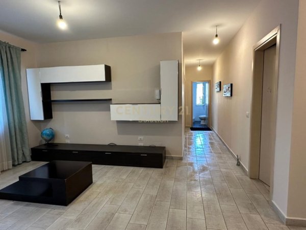 Tirane, jepet me qera apartament 2+1+Aneks+Ballkon Kati 3, 100 m² 560 € (Kopshti zoologjik)