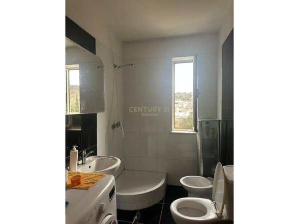 Tirane, jepet me qera apartament 2+1+Aneks+Ballkon Kati 3, 100 m² 560 € (Kopshti zoologjik)