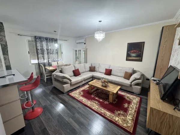 Tirane, jepet me qera apartament 3+1+2+Ballkon Kati 2, 130 m² 450 € (Fresk te Muraga)