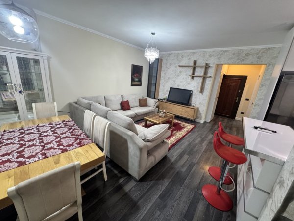 Tirane, jepet me qera apartament 3+1+2+Ballkon Kati 2, 130 m² 450 € (Fresk te Muraga)