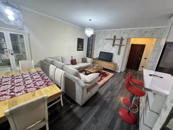 Tirane, jepet me qera apartament 3+1+2+Ballkon Kati 2, 130 m² 450 € (Fresk te Muraga)
