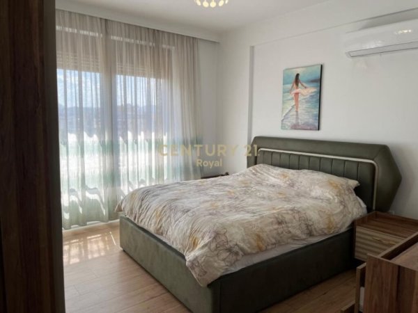 Tirane, jepet me qera apartament 2+1+Aneks+Ballkon Kati 7, 120 m² 800 € (Pazari i Ri)