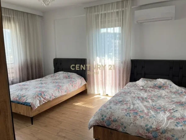 Tirane, jepet me qera apartament 2+1+Aneks+Ballkon Kati 7, 120 m² 800 € (Pazari i Ri)