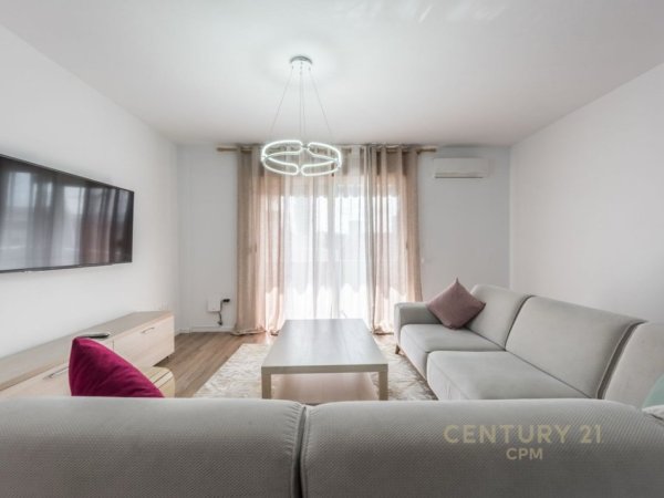 Tirane, jepet me qera apartament 2+1+Aneks+Ballkon Kati 6, 137 m² 1.100 € (Rr.Bogdaneve)